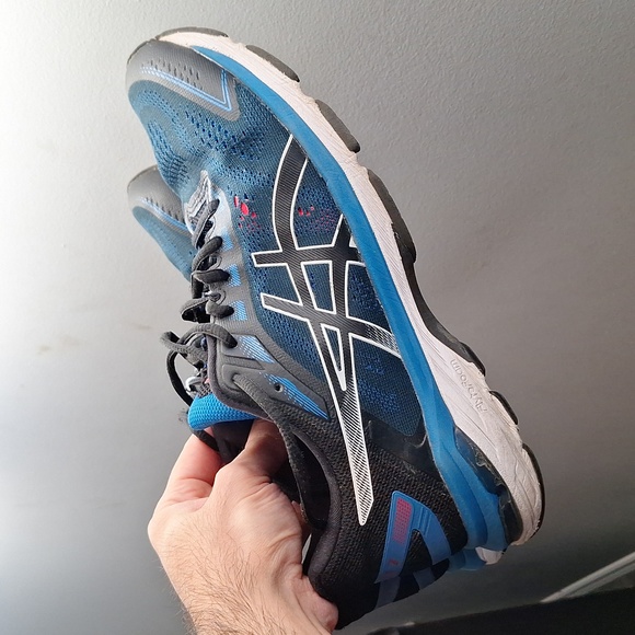 ASICS GT-2000 7 Shoes - Picture 5 of 16